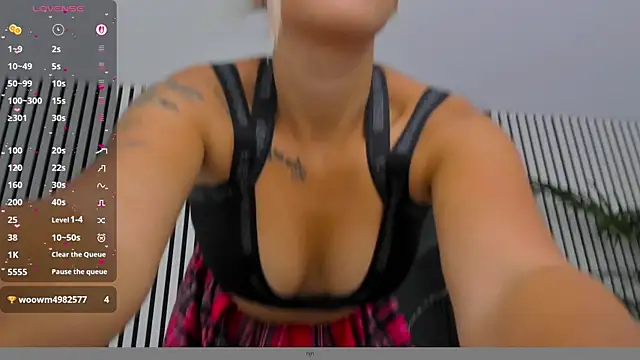 Snapshot of daisyblushh chatting on September 26, 2025, 7:10 pm daisyblushh online show from September 26, 2025, 7:10 pm