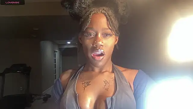 Snapshot of maskedgirl5005 chatting on September 28, 2025, 8:38 pm maskedgirl5005 online show from September 28, 2025, 8:38 pm