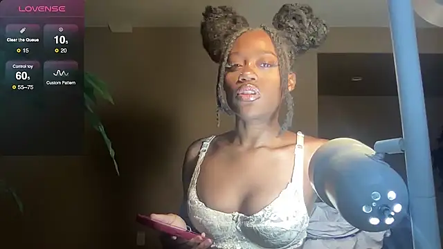 Snapshot of maskedgirl5005 chatting on September 12, 2025, 10:09 pm maskedgirl5005 online show from September 12, 2025, 10:09 pm