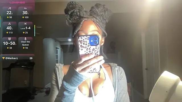 Snapshot of maskedgirl5005 chatting on October 4, 2025, 8:43 pm maskedgirl5005 online show from October 4, 2025, 8:43 pm