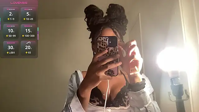 Snapshot of maskedgirl5005 chatting on October 14, 2025, 2:45 am maskedgirl5005 online show from October 14, 2025, 2:45 am