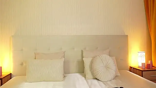 Snapshot of ZamphyraNightt chatting on October 8, 2025, 10:32 pm ZamphyraNightt online show from October 8, 2025, 10:32 pm