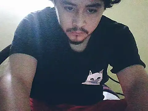 Snapshot of jorgexsuil2hh chatting on September 23, 2025, 7:04 am jorgexsuil2hh online show from September 23, 2025, 7:04 am