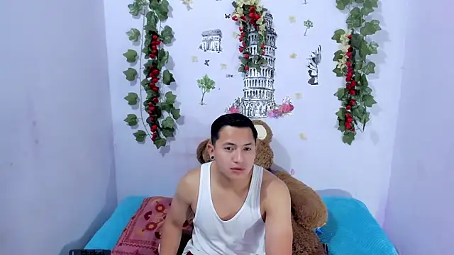 Snapshot of NataliaAndJulliam chatting on October 2, 2025, 6:28 am NataliaAndJulliam online show from October 2, 2025, 6:28 am