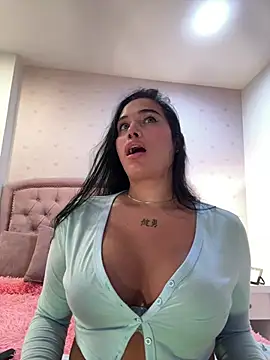 Bella  Wood online show from January 31, 2026, 9:24 pm