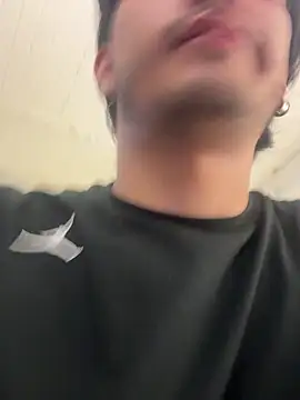 Snapshot of Elian_savoy chatting on October 10, 2025, 12:44 am Elian savoy online show from October 10, 2025, 12:44 am