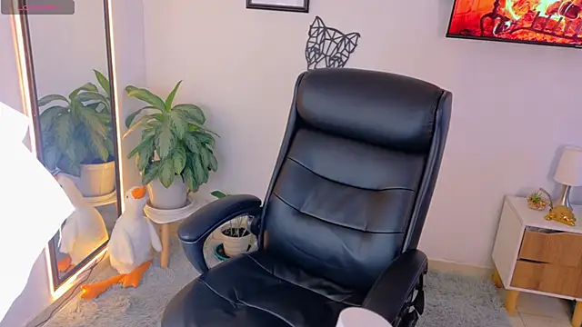 Snapshot of Elian_savoy chatting on September 28, 2025, 9:22 pm Elian savoy online show from September 28, 2025, 9:22 pm