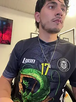 Snapshot of Elian_savoy chatting on October 14, 2025, 8:42 pm Elian savoy online show from October 14, 2025, 8:42 pm