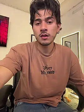 Snapshot of Elian_savoy chatting on October 5, 2025, 3:41 am Elian savoy online show from October 5, 2025, 3:41 am