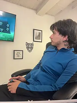 Snapshot of Elian_savoy chatting on October 3, 2025, 1:42 am Elian savoy online show from October 3, 2025, 1:42 am