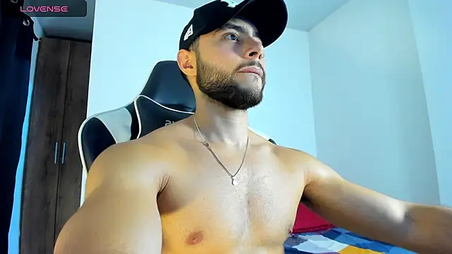 Snapshot of bryan_mugn chatting on October 10, 2025, 3:18 am bryan mugn online show from October 10, 2025, 3:18 am