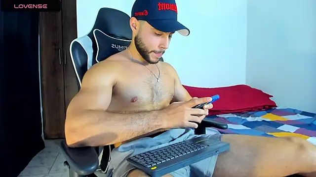 Snapshot of bryan_mugn chatting on October 1, 2025, 2:17 am bryan mugn online show from October 1, 2025, 2:17 am