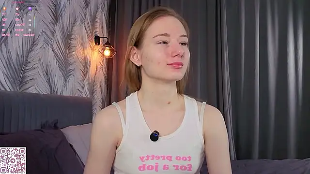 Snapshot of ElvinaRose chatting on February 16, 2026, 2:32 am ElvinaRose online show from February 16, 2026, 2:32 am