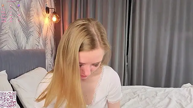 Snapshot of ElvinaRose chatting on February 5, 2026, 2:40 am ElvinaRose online show from February 5, 2026, 2:40 am