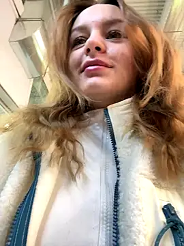 Snapshot of Cum_girlss chatting on October 10, 2025, 4:35 am Cum girlss online show from October 10, 2025, 4:35 am