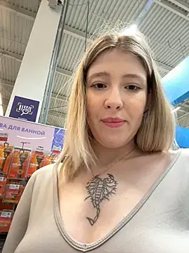 Snapshot of Cum_girlss chatting on October 24, 2025, 3:05 am Cum girlss online show from October 24, 2025, 3:05 am