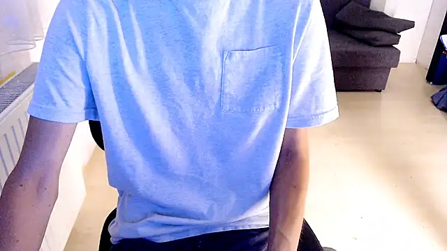 BerillyMoon online show from September 14, 2025, 4:57 am