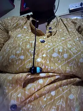 Cute Amiya online show from October 30, 2025, 7:28 am