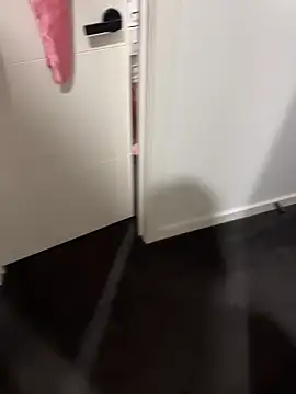 Reacher110565 online show from October 18, 2025, 11:12 am