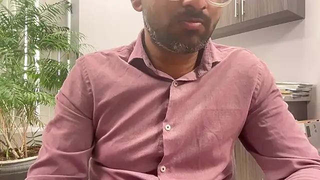 pranastro00 online show from April 9, 2026, 2:23 pm