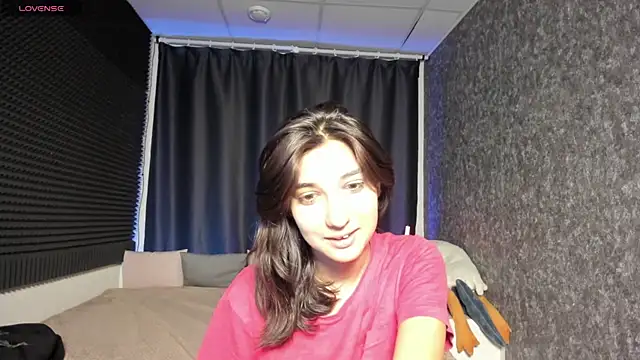 Elfy Rare  online show from September 29, 2025, 3:06 pm