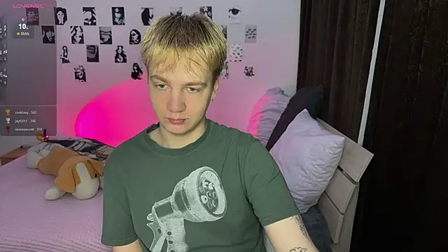 Snapshot of olivertasty chatting on December 2, 2025, 4:36 am olivertasty online show from December 2, 2025, 4:36 am