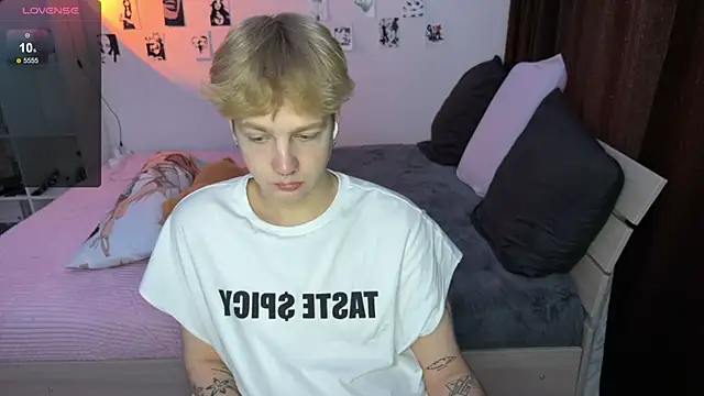 Snapshot of olivertasty chatting on September 18, 2025, 11:57 am olivertasty online show from September 18, 2025, 11:57 am