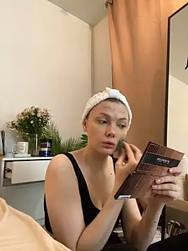 Snapshot of miamunn chatting on October 18, 2025, 8:00 pm miamunn online show from October 18, 2025, 8:00 pm