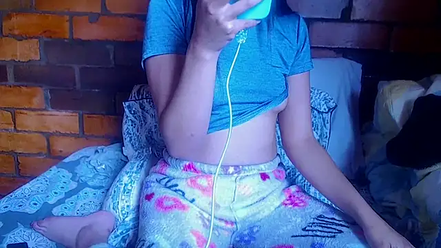 Snapshot of sabrina_v_ chatting on September 19, 2025, 4:44 pm sabrina v  online show from September 19, 2025, 4:44 pm