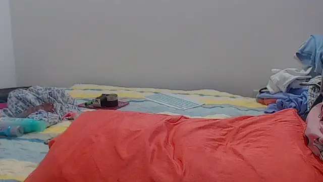 Snapshot of sabrina_v_ chatting on October 13, 2025, 7:10 am sabrina v  online show from October 13, 2025, 7:10 am