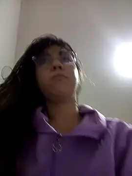 lareinalareinadelanal online show from October 2, 2025, 1:25 pm