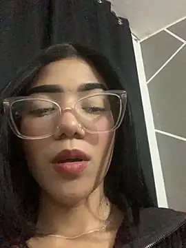 Snapshot of ElaRose_12 chatting on October 27, 2025, 5:47 pm ElaRose 12 online show from October 27, 2025, 5:47 pm