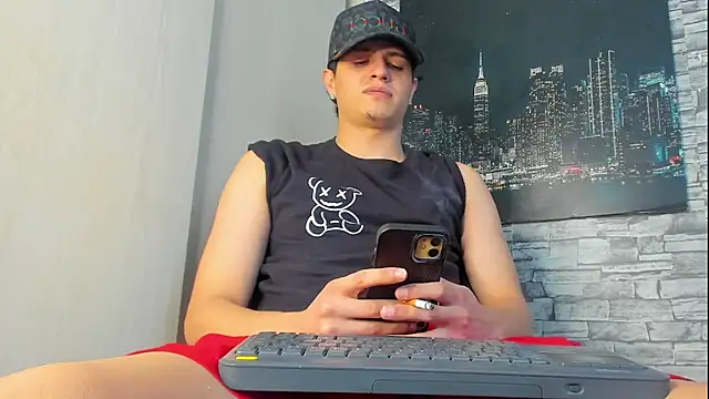 Snapshot of Themasterhades_777 chatting on October 3, 2025, 7:48 pm Themasterhades 777 online show from October 3, 2025, 7:48 pm