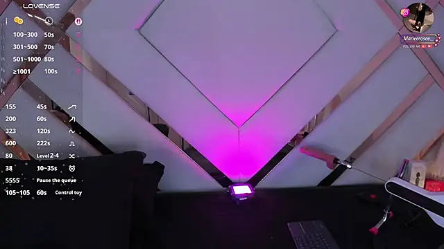 Snapshot of Mariee_rosee chatting on September 29, 2025, 11:21 pm Mariee rosee online show from September 29, 2025, 11:21 pm