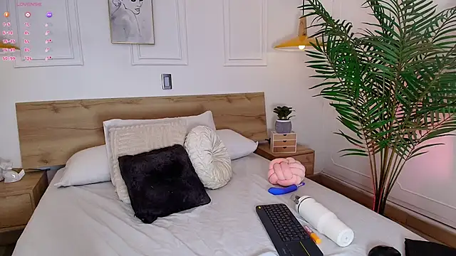 Mariee rosee online show from June 12, 2026, 3:48 am