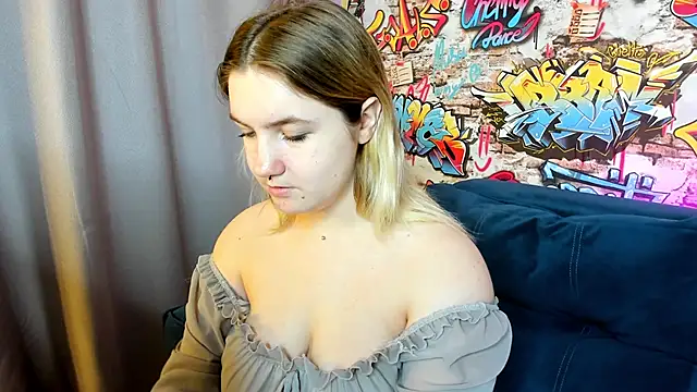 Julia Jips online show from October 16, 2025, 1:03 am