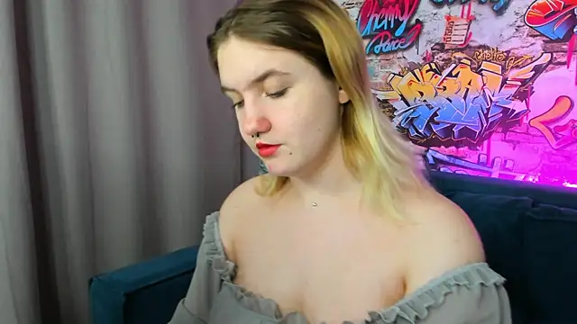 Julia Jips online show from September 29, 2025, 12:06 am