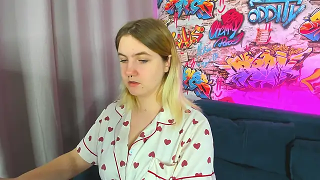 Julia Jips online show from September 13, 2025, 12:10 am