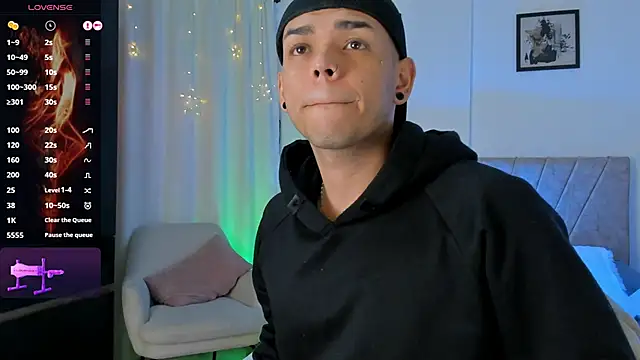 jhosepMoreno online show from October 14, 2025, 3:56 pm