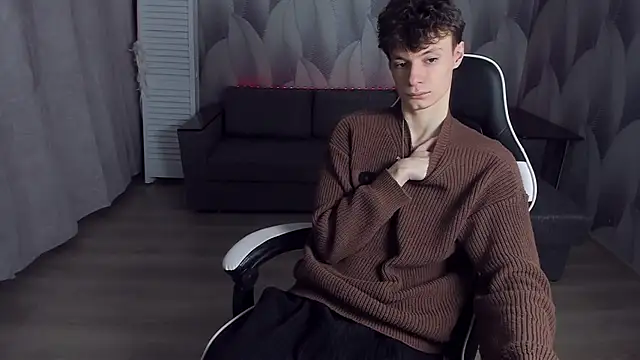 Snapshot of Edvard_Blare chatting on October 19, 2025, 7:16 pm Edvard Blare online show from October 19, 2025, 7:16 pm