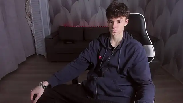 Snapshot of Edvard_Blare chatting on October 18, 2025, 4:53 pm Edvard Blare online show from October 18, 2025, 4:53 pm