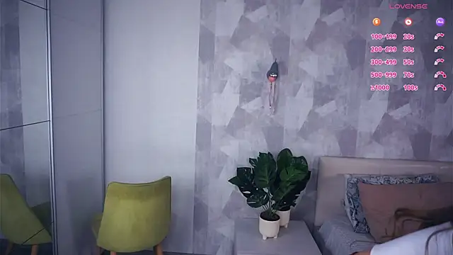 Snapshot of SilverGalen chatting on October 12, 2025, 6:15 am SilverGalen online show from October 12, 2025, 6:15 am