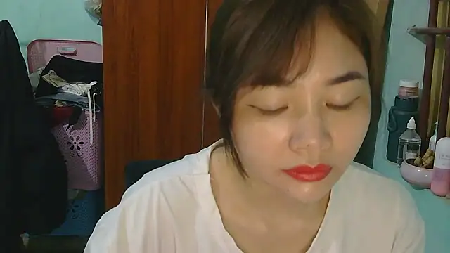 Uhem112 online show from December 2, 2025, 1:06 am