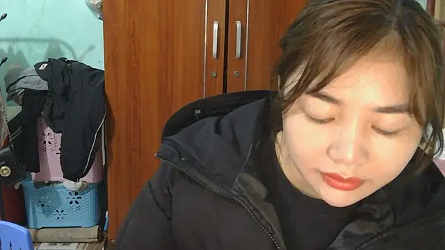 Uhem112 online show from December 19, 2025, 1:09 am