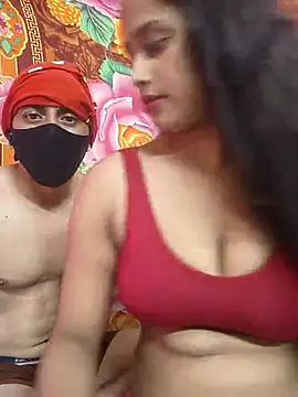 Snapshot of Seducing_couple chatting on September 14, 2025, 8:15 am Seducing couple online show from September 14, 2025, 8:15 am