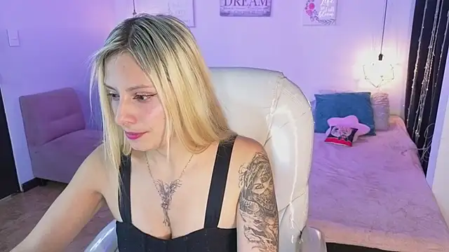 Jennaa Cooper online show from December 15, 2025, 10:26 pm