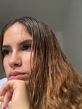 MiiluRosse online show from November 14, 2025, 6:11 pm