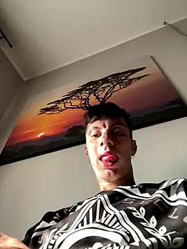 Snapshot of Lucamilano1991 chatting on October 13, 2025, 2:18 pm Lucamilano1991 online show from October 13, 2025, 2:18 pm