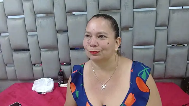 Snapshot of loly47 chatting on October 9, 2025, 6:08 pm loly47 online show from October 9, 2025, 6:08 pm