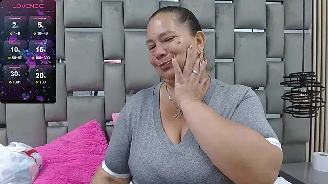 Snapshot of loly47 chatting on October 1, 2025, 3:27 pm loly47 online show from October 1, 2025, 3:27 pm